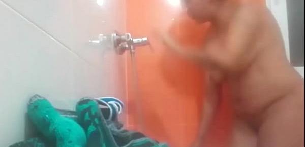  Webcam sex in the bath. JAV076